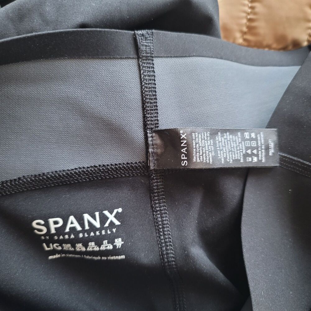 SPANX Every Wear Gloss Panel Pocket faux leather Black Shaping Leggings size L - Picture 8 of 10